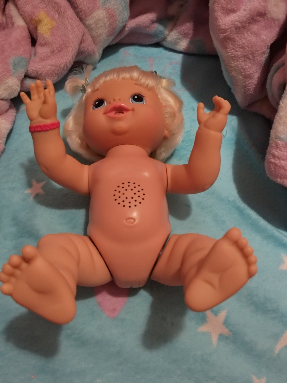 Baby Alive Wets N wiggles Doll 2010 - Picture 12 of 16